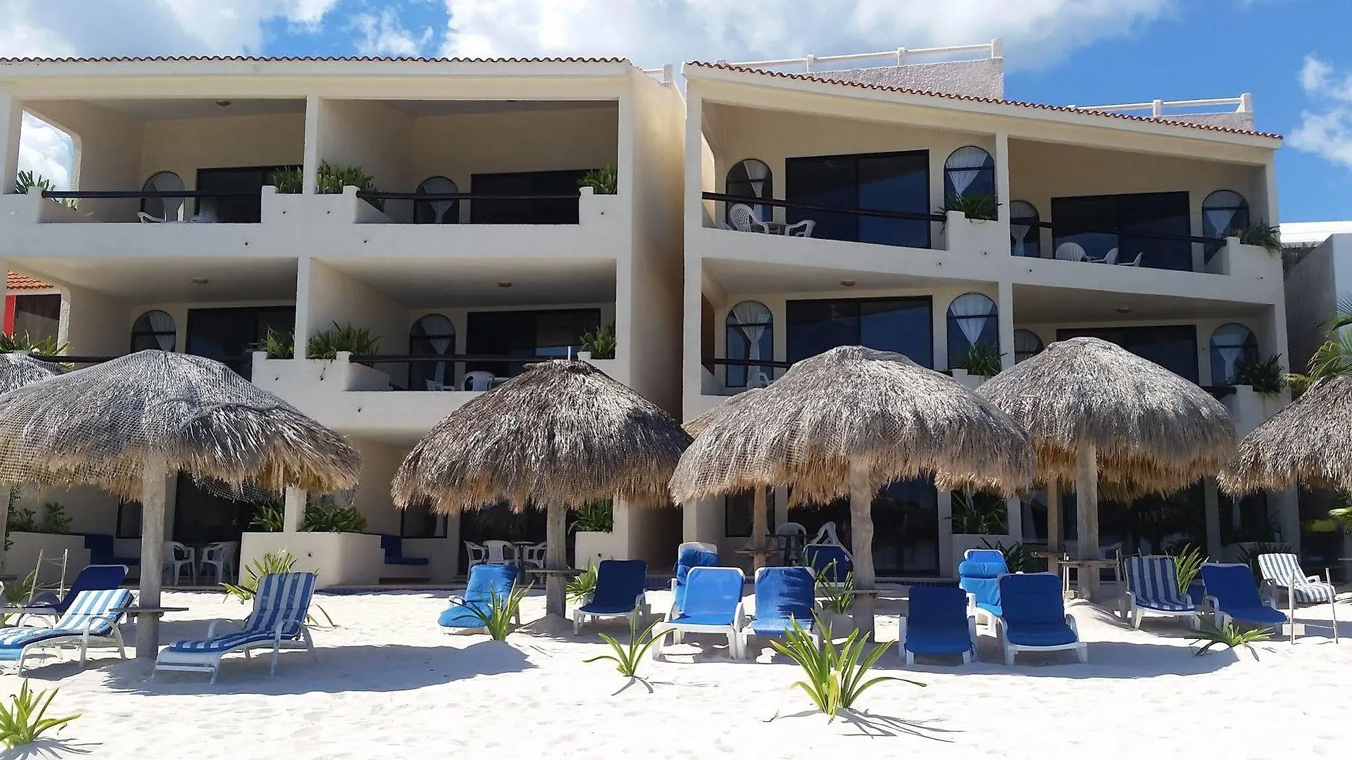 호텔 Aquatech Villas Derosa Resort 아쿠말