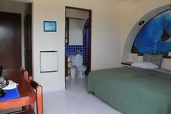 Aquatech Villas Derosa Resort 아쿠말 3*,