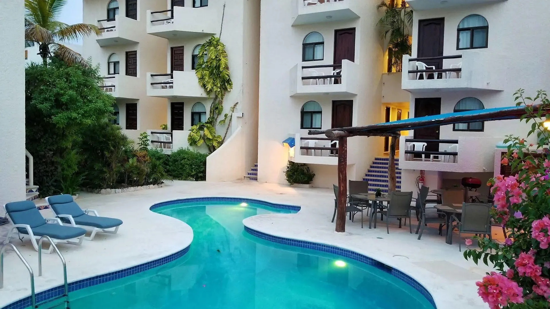 *** Hotel Aquatech Villas Derosa Resort Akumal Messico